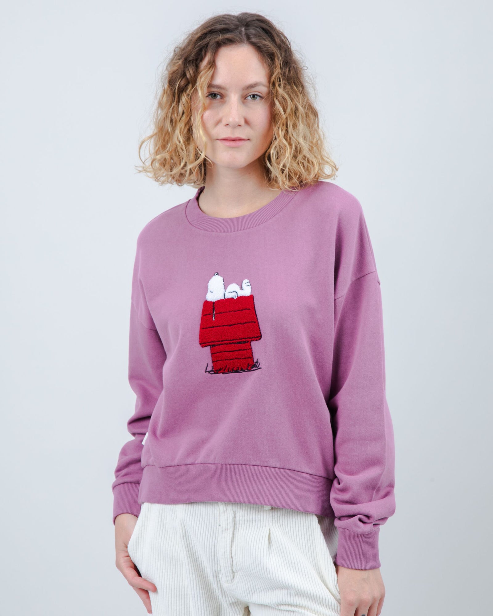 Peanuts Snoopy Doghouse Rounded Cotton Sweatshirt Grape