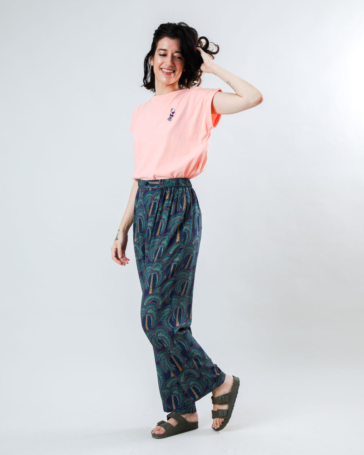 Asis Parrot Scoop Tee Pink